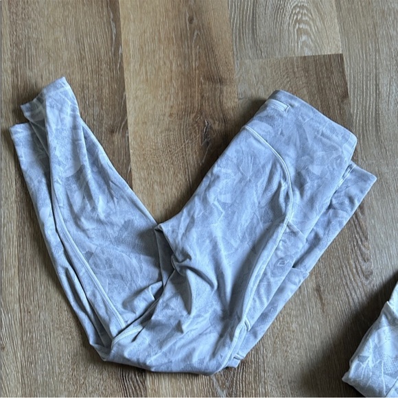 lululemon athletica Pants - Lululemon Athletica Light Gray Leggings